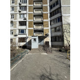 1/3 частини трикімнатної квартири загальною площею 78,75 кв.м., житловою площею 41,9 кв.м., яка розташована за адресою: м. Київ, вулиця Олександра Мишуги, будинок №1/4, квартира 236
