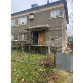 2/3 частини двокімнатної квартири, загальною площею 42 кв.м., за адресою: Чернівецька обл., Дністровський р., м. Хотин, вул. Шевченка, 33, кв. 3