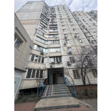 1/2 частина квартири, загальною площею 67,0 кв.м., житловою площею 33,20 кв.м., що знаходиться за адресою: м. Київ, вул. Північна, буд. 2/58, квартира 50
