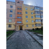1/3 трикімнатної квартири, загальною площею 68,64 кв.м., за адресою: м. Запоріжжя, вул.Військбуд, буд. 100, кв. 28