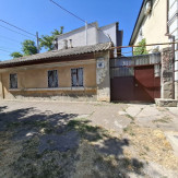 Однокімнатна квартира загальною площею 16.9 кв.м., що розташована за адресою: Одеська обл., м. Одеса, проспект Володимира Вінніченка, будинок 44, квартира 3б