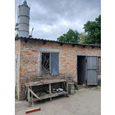 Комплекс нежитлових будівель та споруд, реєстраційний номер майна 27131606, адреса:  Київська обл., Білоцерківський ( колишній Сквирський ) р-н, с. Шамраївка, вул. Центральна ( колишня Леніна) буд.3