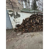 Конфіскація майна за рішенням суду: розпиляні стовбури сироростучого дерева породи ясен, загальний об'єм близько 2,38 м.куб.