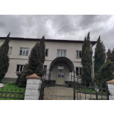 Будівля, комплекс, загальною площею 370,4 кв.м., реєстраційний номер об"єкта нерухомого майна: 176699173215, розташована за адресою: Чернівецька обл., Заставнівський р., м. Заставна, вулиця Бажанського, будинок 62А